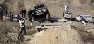 Off-road yarışında tehlikel...