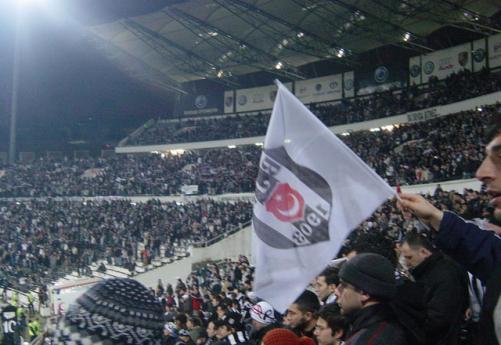 Be�ikta�'tan taraftara k�yak!