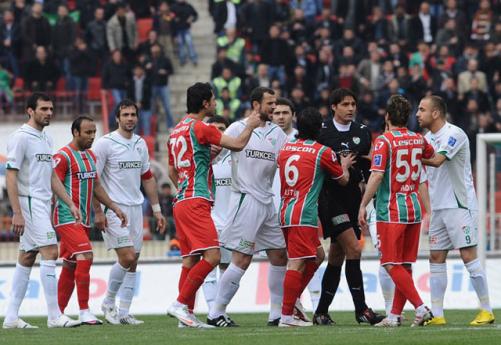 Diyarbakırspor-Bursaspor maçı yarım kaldı!