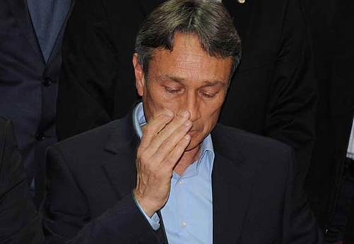 Gözyaşlarına hakim olamadı!