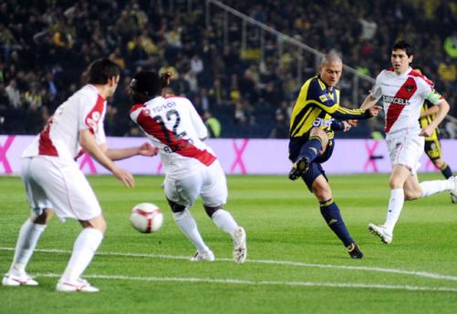 Okçu attı, F.Bahçe kopmadı!