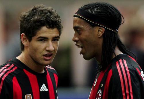 pato-ronaldinho-23948_501.jpg