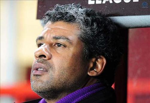 Rijkaard gitti, Hollanda çalkalandı!