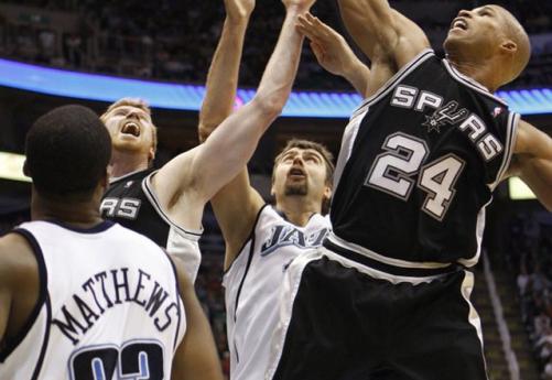 Son basket Mehmet Okur'dan! (VİDEO)